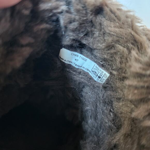 Crocs Clogs Womens Size 7 Cobbler Mule Slip On Wedges Suede Brown Fuzzy Lined - Picture 11 of 11